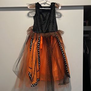 Super cute fairy costume!! Fits size 5t or 6x
